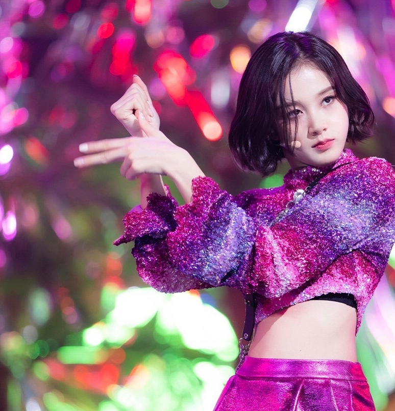 stayc完颜女团,成员旧照公开!黑眼必胜在哪里找到的漂亮妹妹?