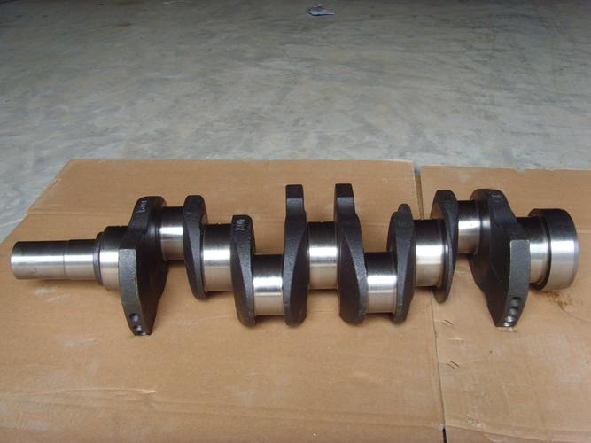 曲轴和飞轮是发动机中的两个核心组件,各自承载着关键的功能.