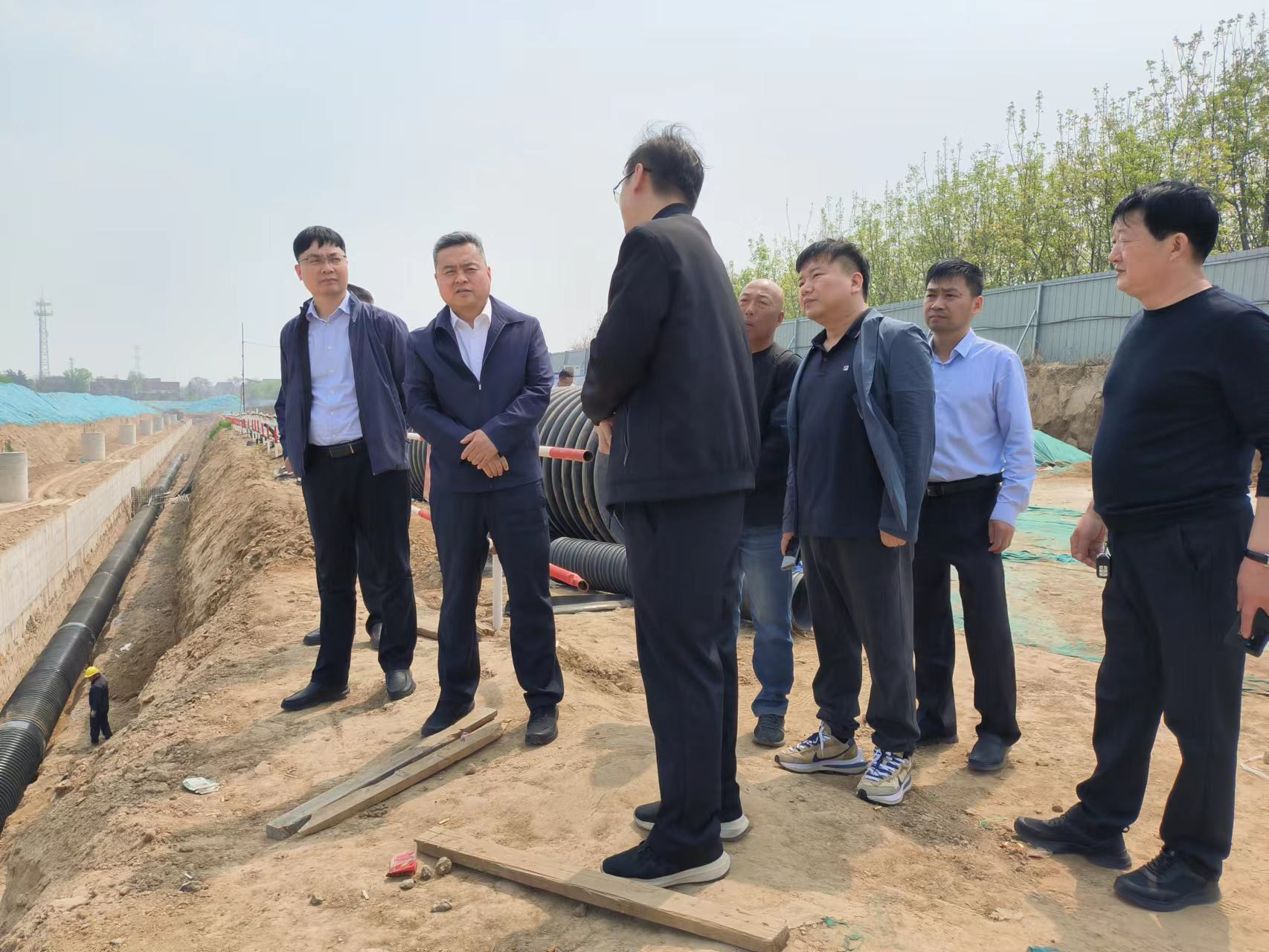 荥阳市委副书记曹可艳调研防汛应急工作