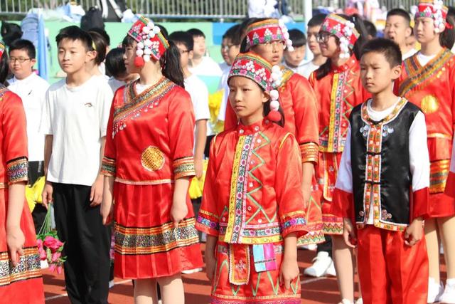 多彩民族 激情市北——青岛市北中学第二届文化节暨秋季田径运动会