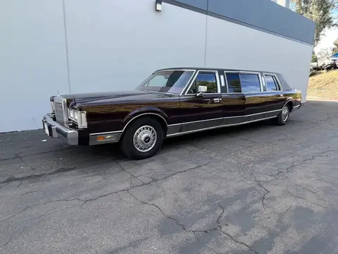 1988年林肯town car加长版,曾被美国名演员拉里