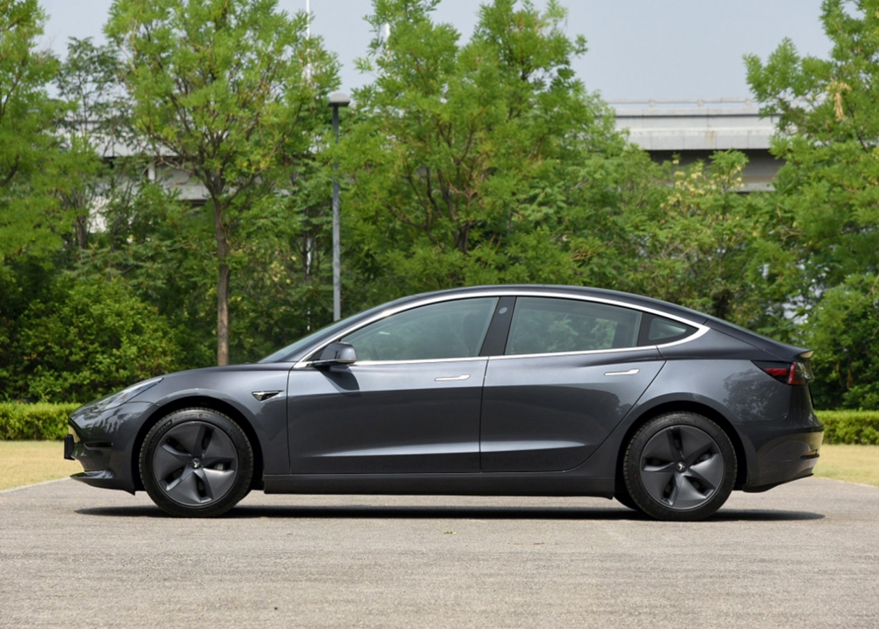 特斯拉不敢怠慢中国市场,推出model3长续航版,补贴后34万起