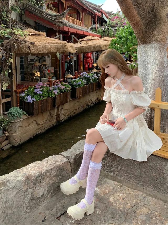 "吊带裙 打底衫,连衣裙 胸衣",夏天出门这么穿,回头率爆棚!