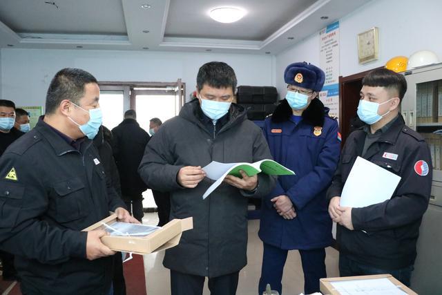 桦川县委常委副书记,政府县长李水泉和县委常委,政府常务副县长富强
