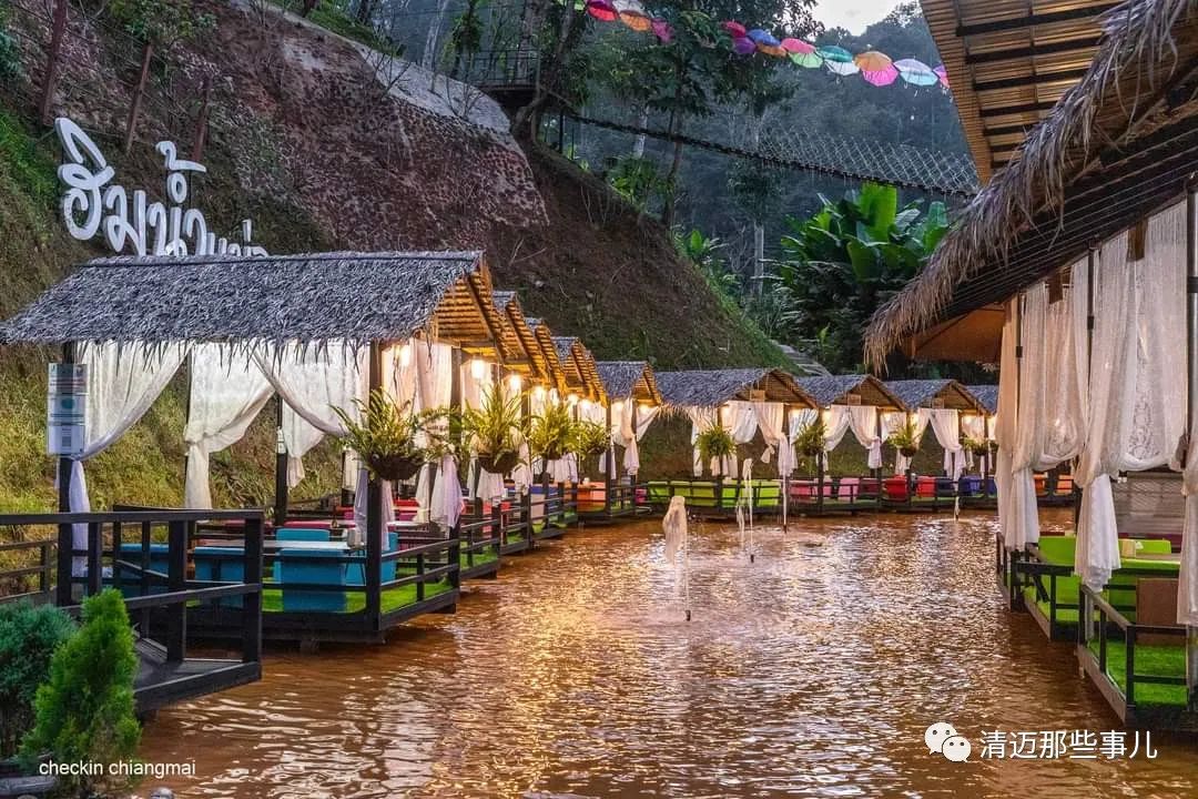 清迈山里的水上餐厅,美!