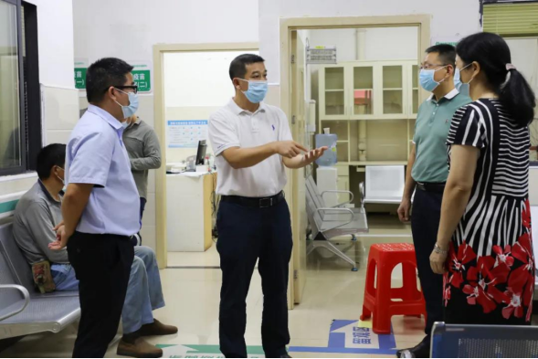 廖乐春深入一线督导我区新冠疫苗接种工作