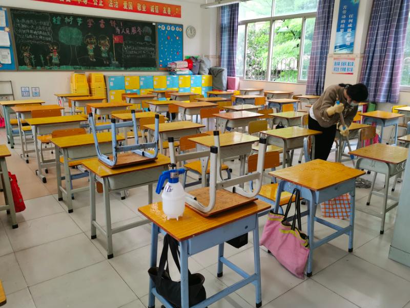 "老师同学,欢迎回来!"广州天河体育西路小学复学