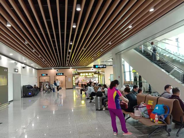 我在惠州平潭机场同女友短暂的约会