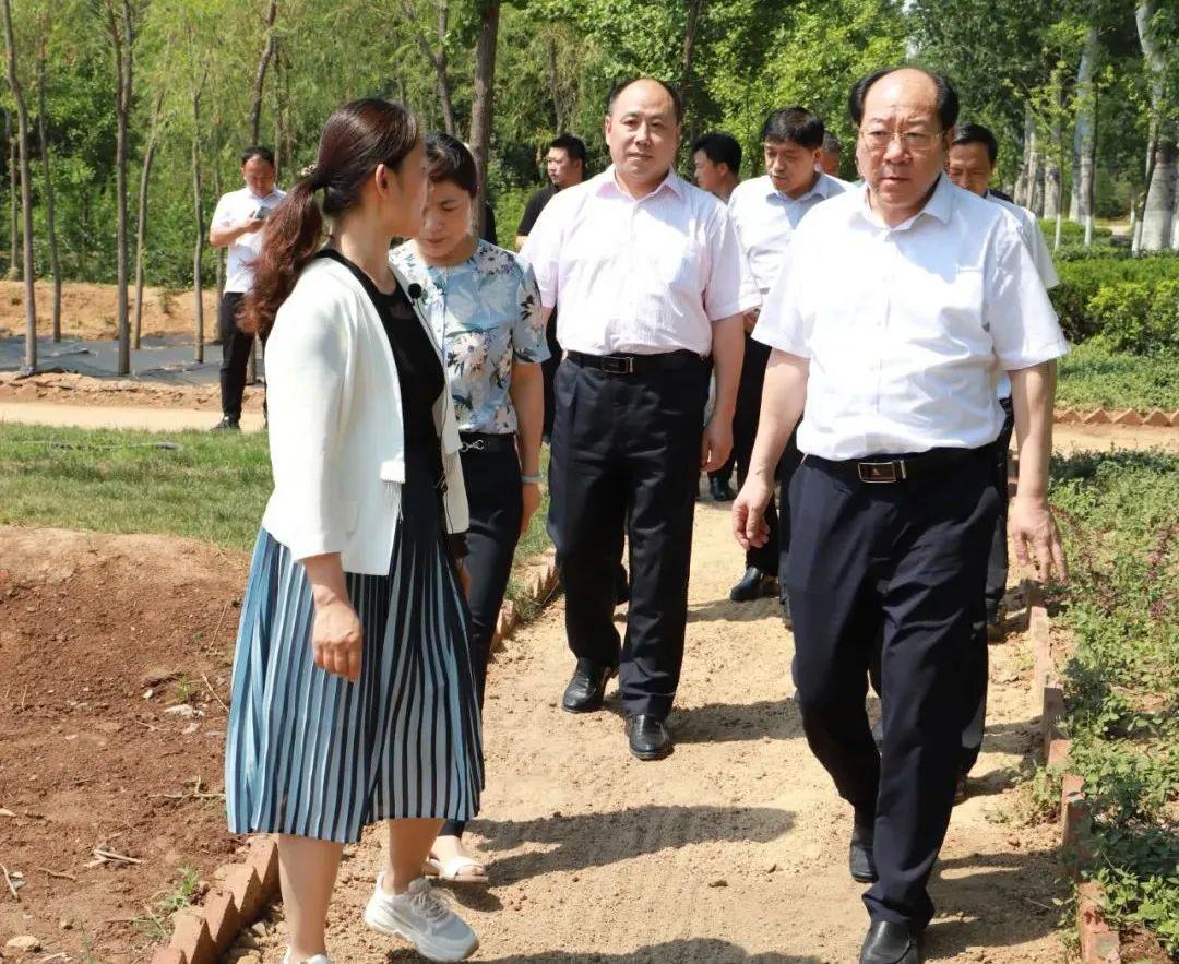 新闻中心市人大常委会副主任刘大坤带队来我区开展种子一法一条例贯彻