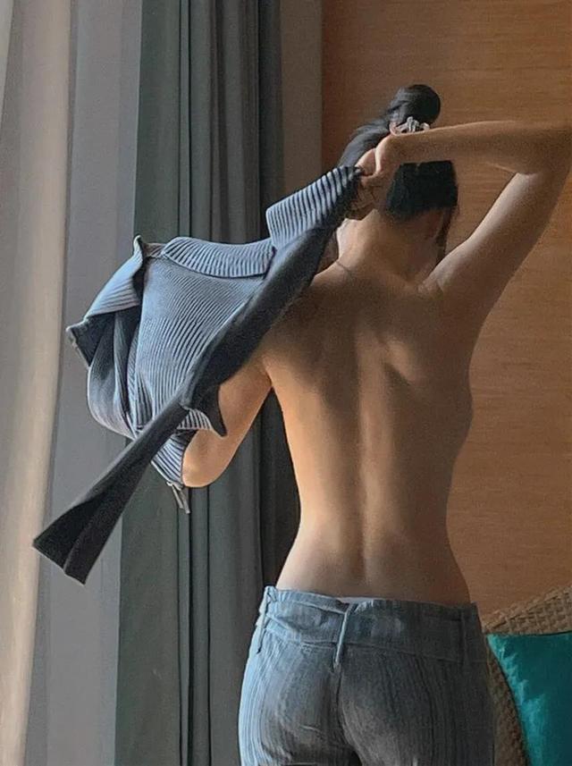 "柯基臀"李菲儿的成名之旅,重拾事业,追求更多可能性