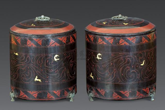 汉代时期,漆器与食器有什么区别?两者之间存在着哪种关系