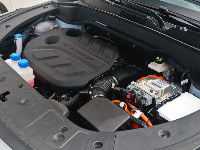 长安cs75发动机号在哪个位置图片