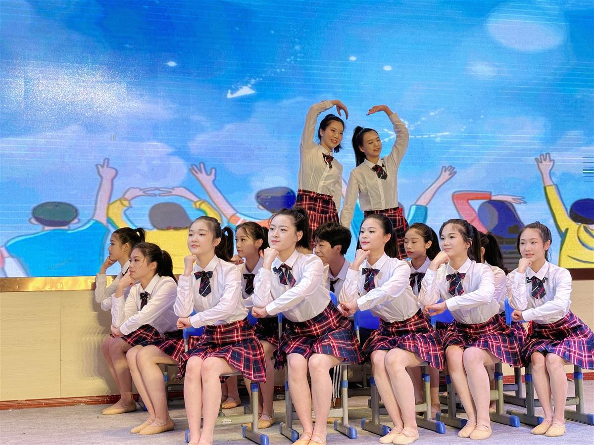 十八而志,沐光而行!东西湖职校举行2023届学生毕业典礼暨成人礼