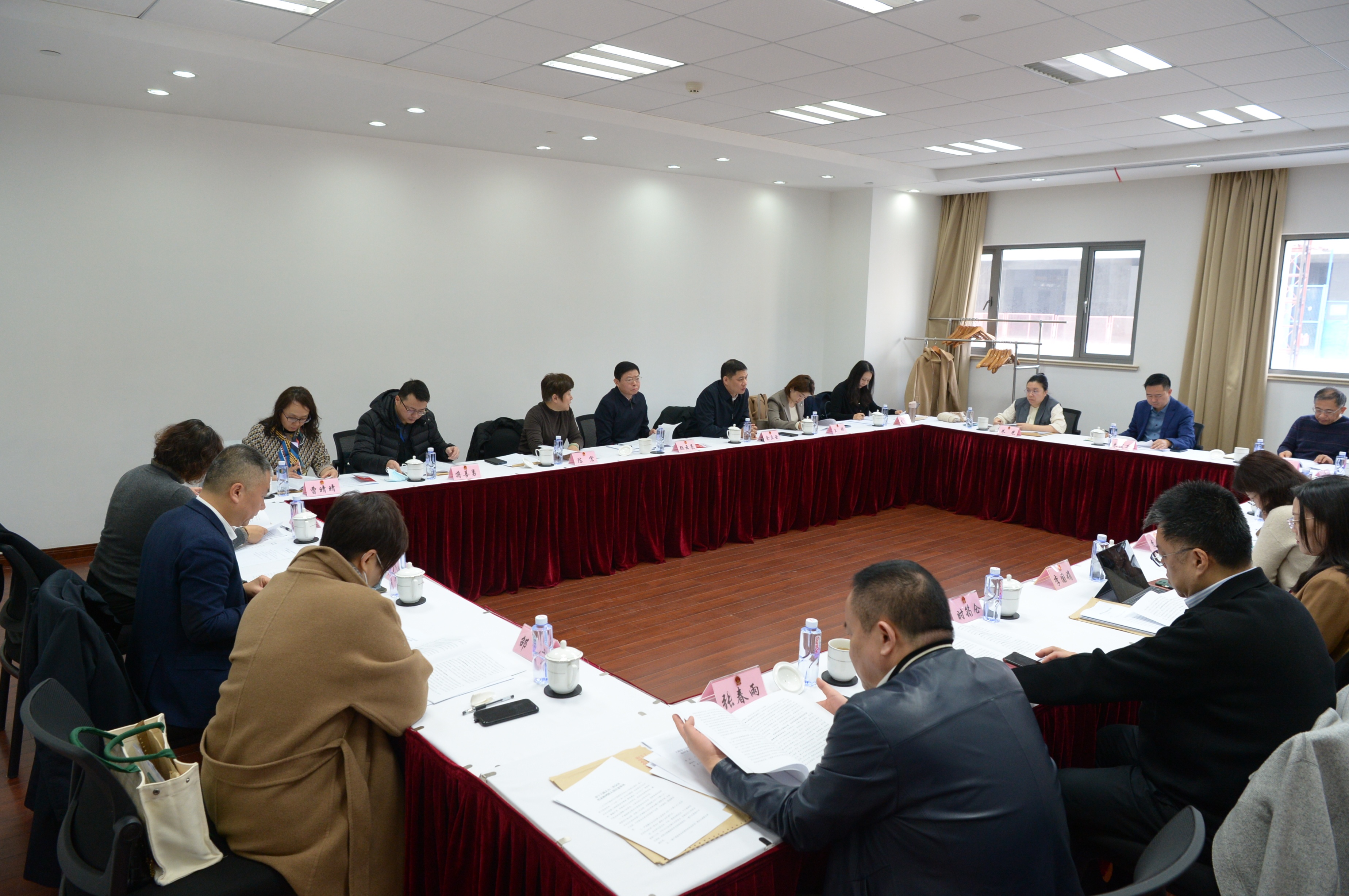 市十六届人大二次会议静安区代表团举行会前组团活动