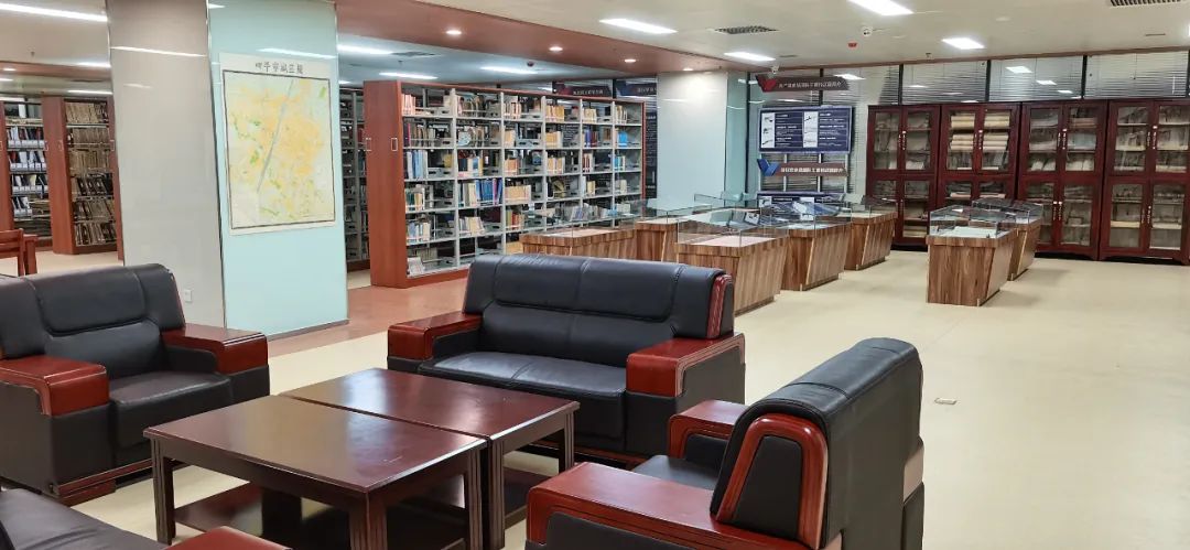 四平市图书馆地方文献室正式对外开放