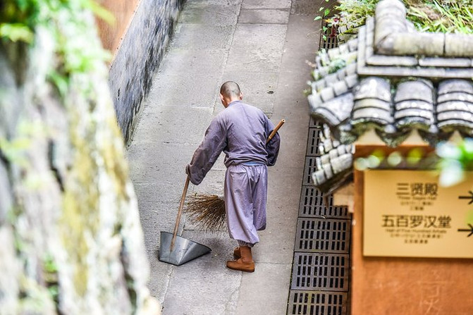 扫帚为什么不能两把放在一起?老祖宗的风俗,有什么讲究?