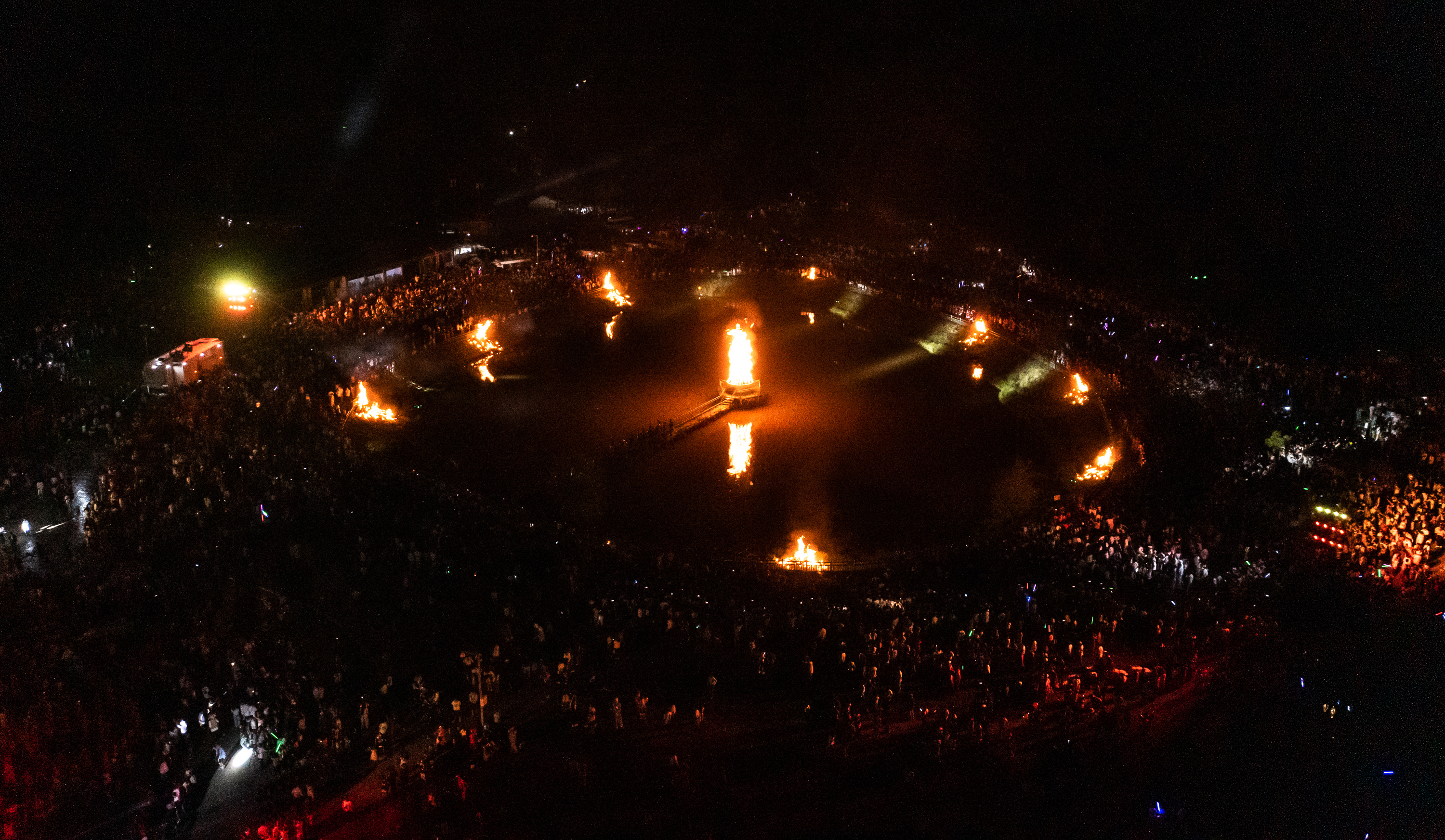 (社会)贵州威宁:彝族群众欢度火把节