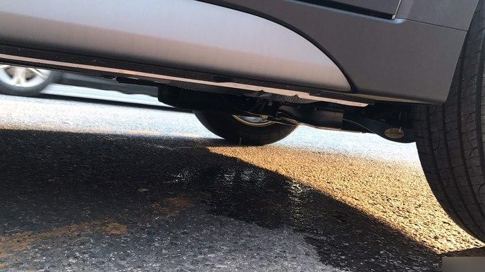 汽车空调出水口出现水滴的原因可以归结为以下六点:1