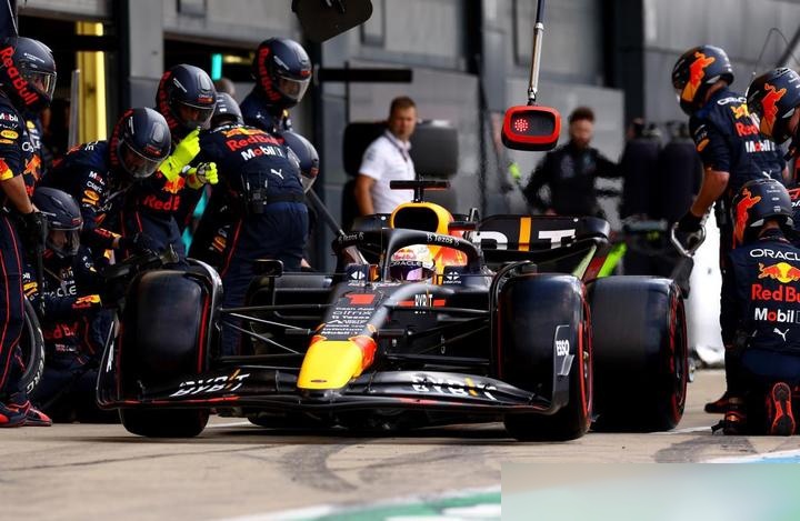 你绝对想象不到的奥地利红牛f1赛车换轮胎有多快