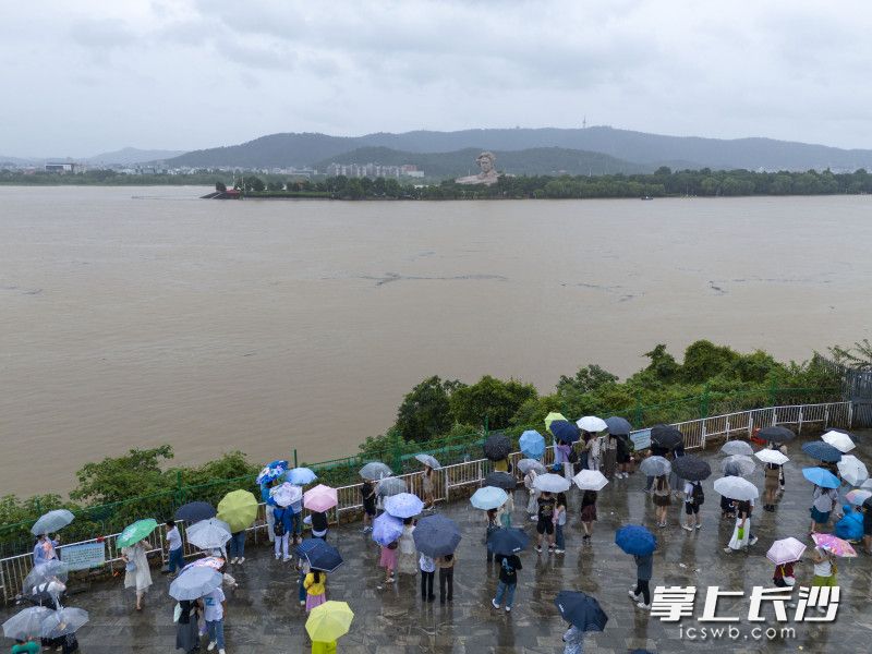 航拍|橘子洲被大面积淹没?假的!实景是这样