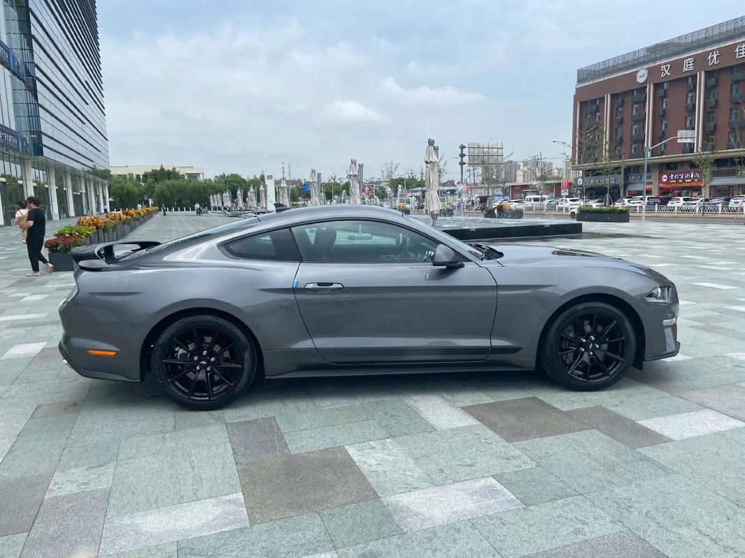 福特mustang2021款2.3lecoboost黑曜魅影
