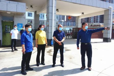 【疫情防控】平定法院院长王俊杰到平定二中督导检查防疫工作