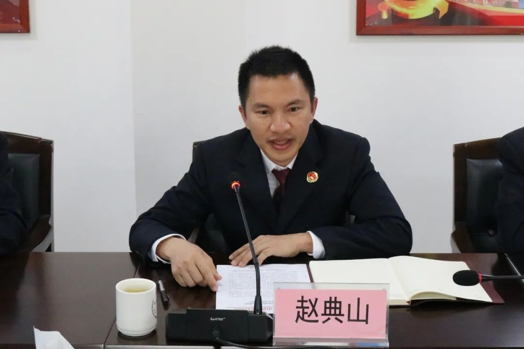 省检察院党组成员,一分院检察长徐振华春节前夕走访慰问白沙县检察院