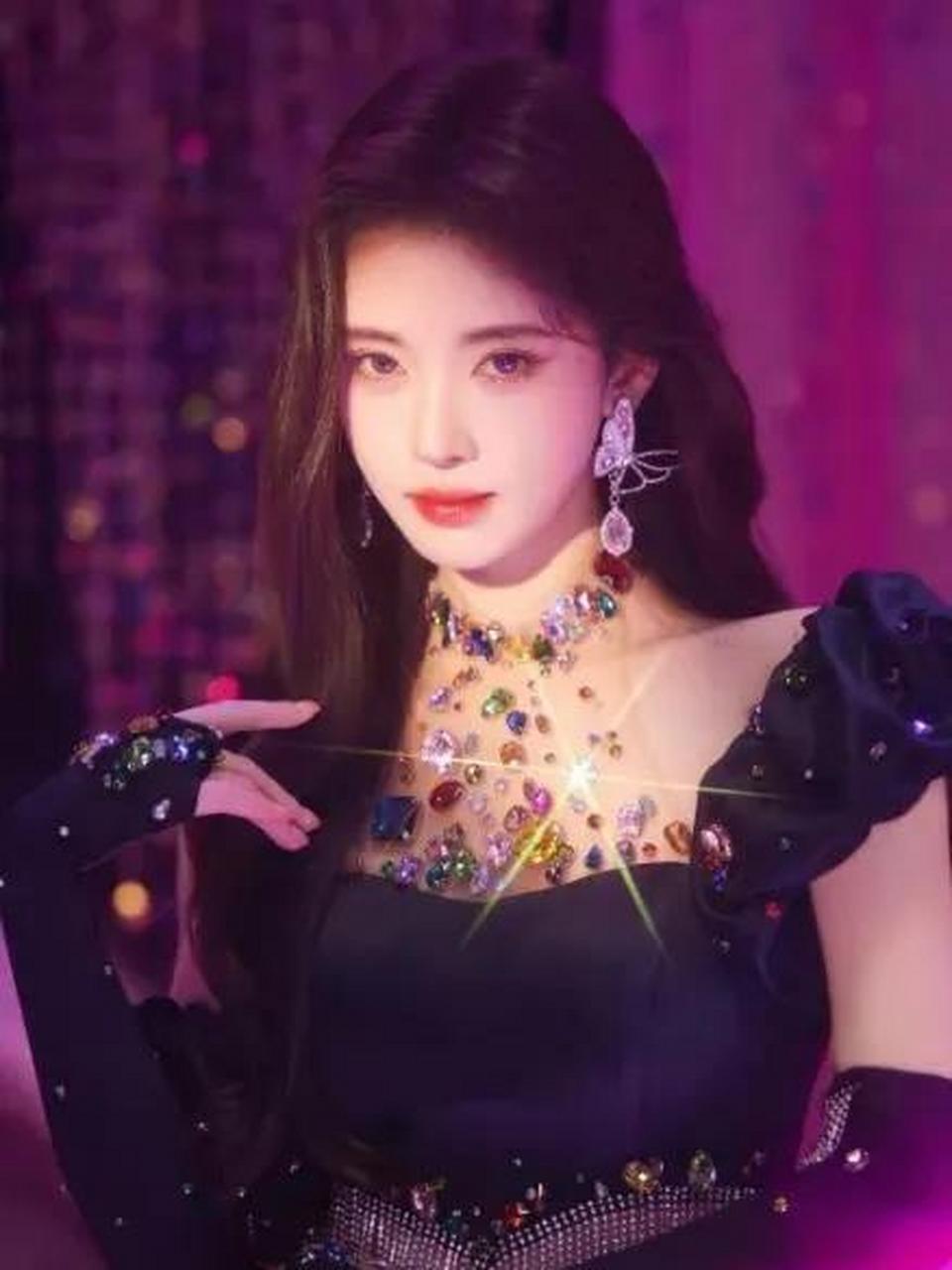 厦门远华红楼里的红粉陪侍女有何魔力 建于1996年的厦门远华红楼是一