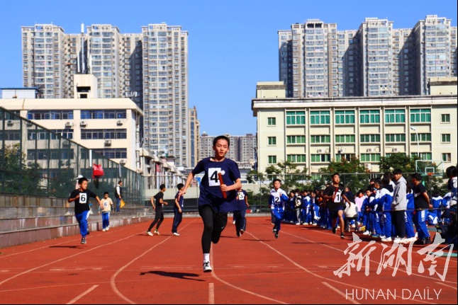 周南雨花中学图片