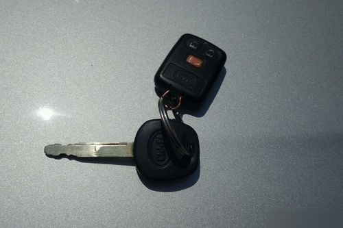 比亚迪f3的遥控钥匙电池分为主要钥匙电池型号cr1632和备用钥匙电池