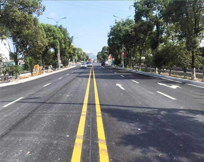 苍南新闻网9月2日消息:这几天,县工业园区大部分道路已完成施工,完成