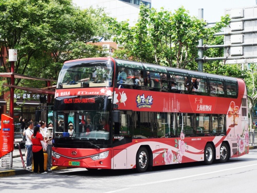 漫游海口!江汽集团双层巴士成为市民游客品味茶韵新选择