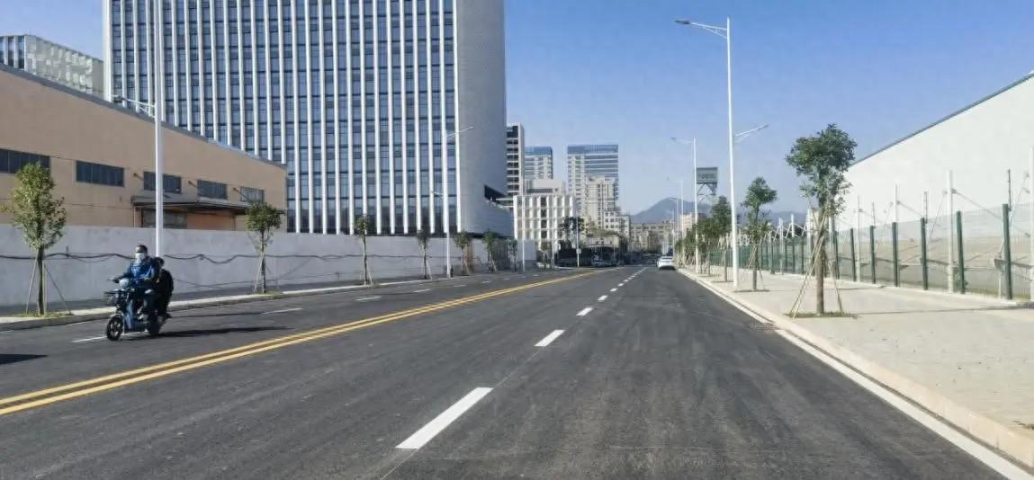 惠阳秋长街道经三路完成升级改造通车!