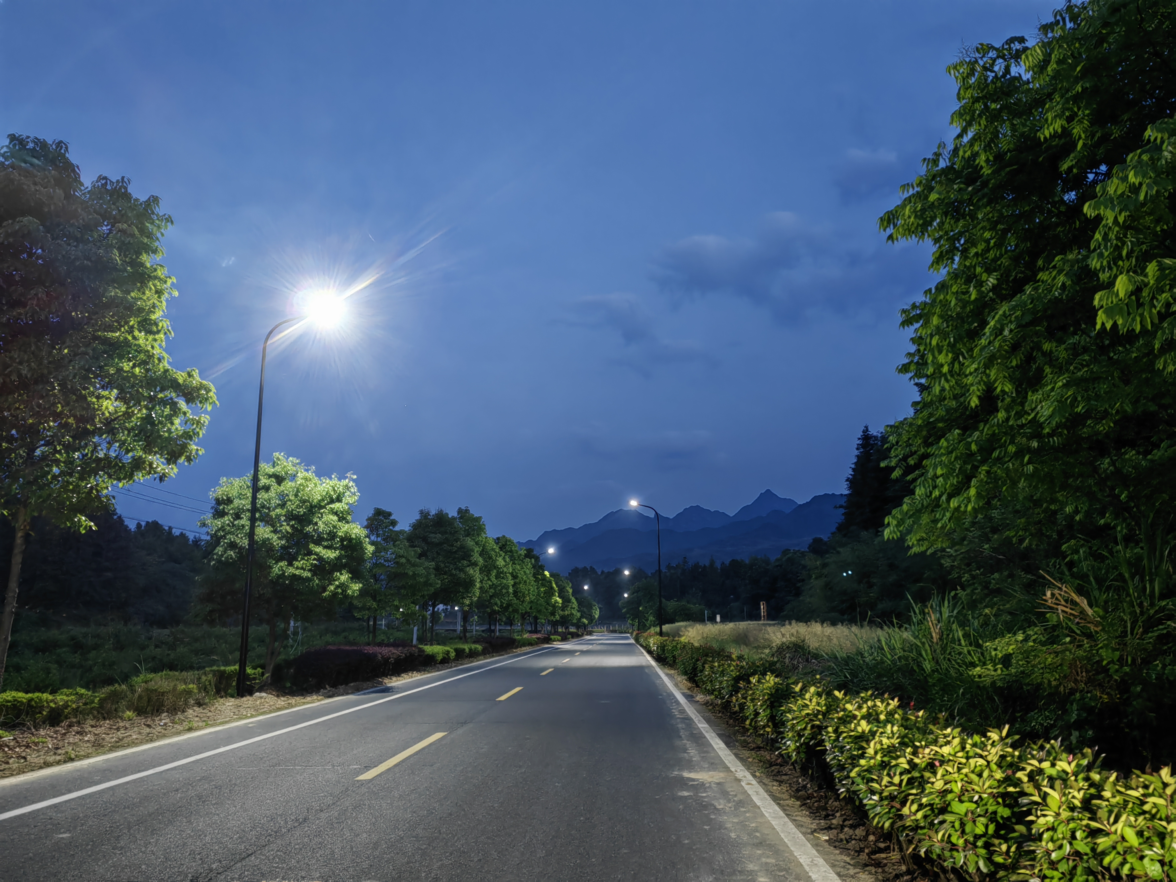 黄山三口镇:新路灯照亮乡村振兴之路