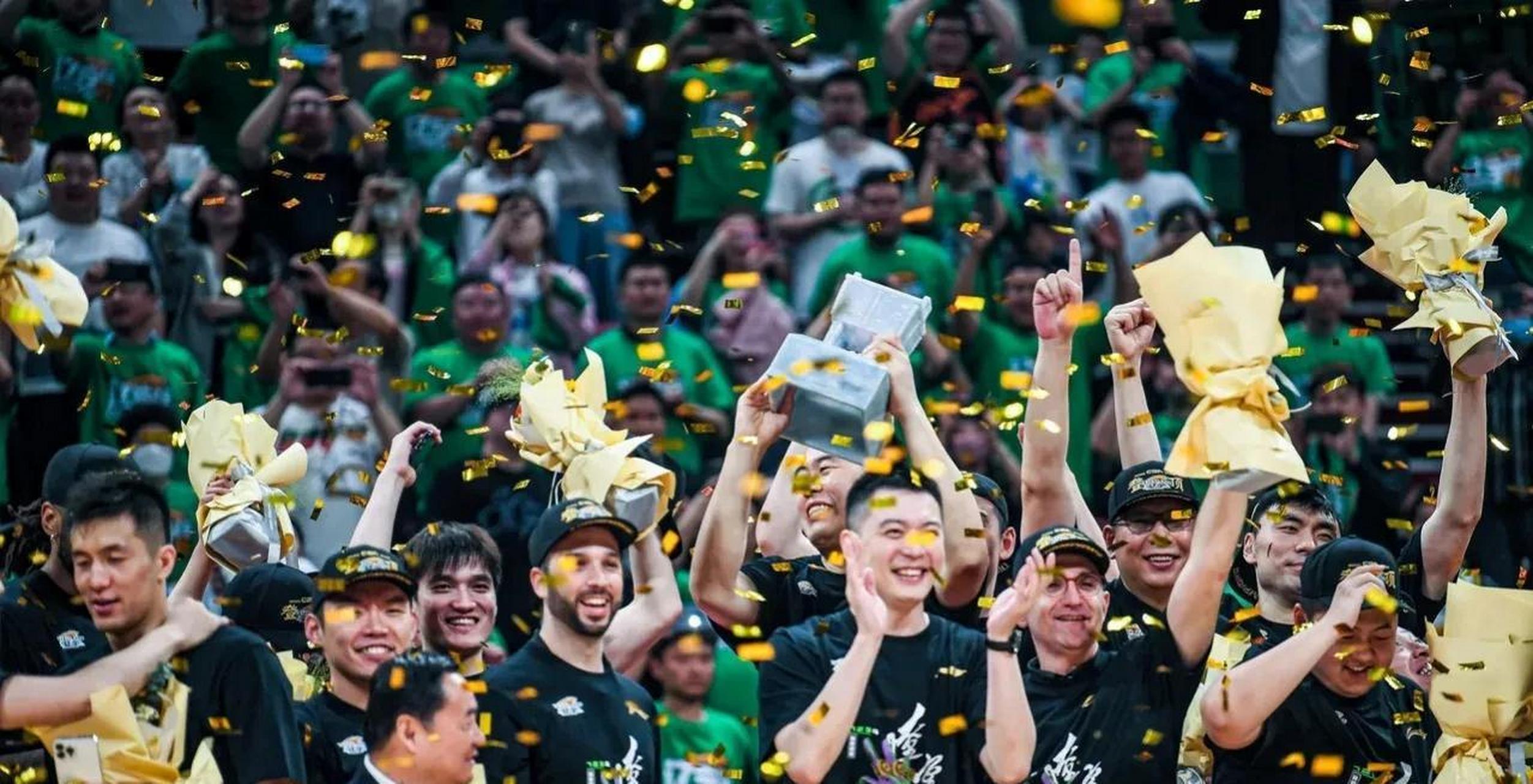 成为cba历史上继八一男篮(最长6连冠),广东男篮(最长4连冠)以及北京