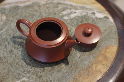 章燕城手拉壶:双印壶的独特魅力与工艺传承