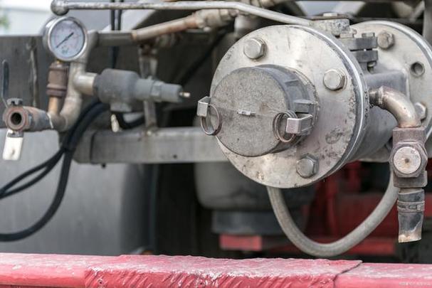 货车气刹刹偏怎么修?