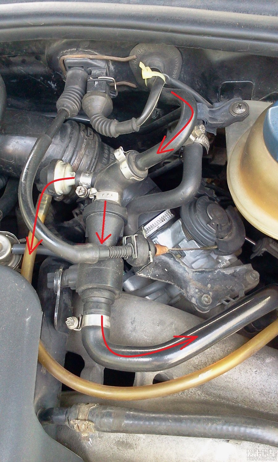 为什么发动机的废气管会喷机油?怎么解决?