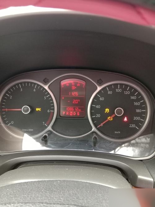 当大众朗逸的故障灯亮起时,可能的原因有多种,包括发动机氧传感器出现