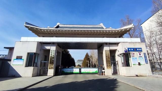 延吉市第二高级中学与吉林大学结为"手拉手合作学校" 联合办学谱新篇