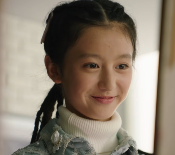 假日暖洋洋2:裴佳欣演得好,酷似佟丽娅,虽然才13岁但灵气满满