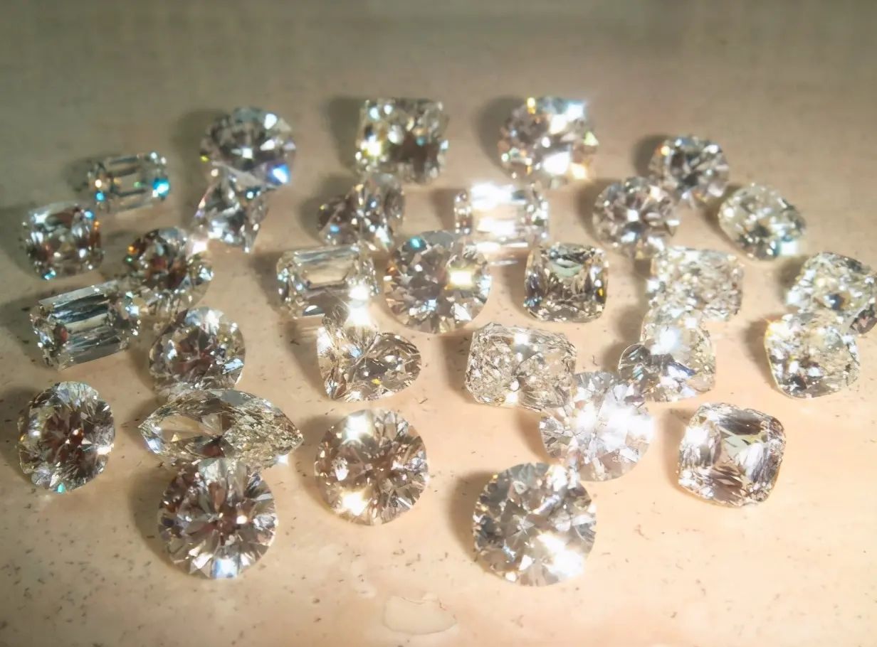 科学家造出蓝丝黛尔超级钻石,却只短暂存在了一瞬