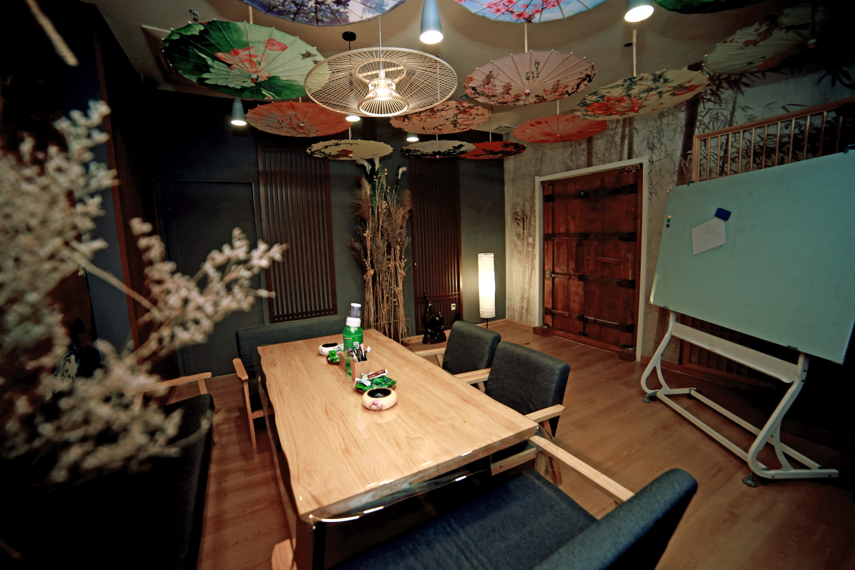 「剧本杀加盟」迷城剧本杀店内环境,有格调的剧本杀店