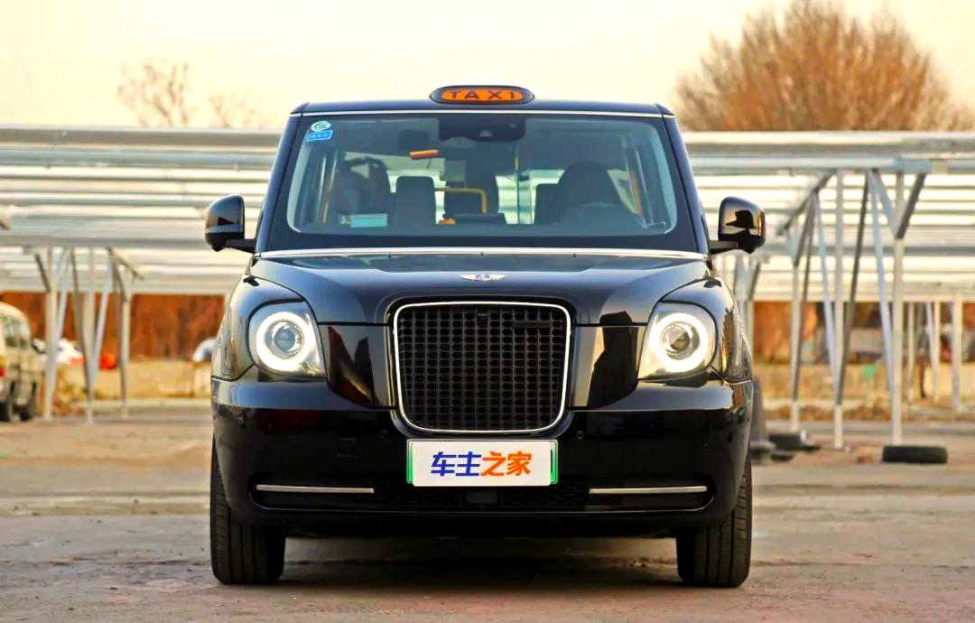 levc tx5亮相大连街头,体验英国出租车新魅力