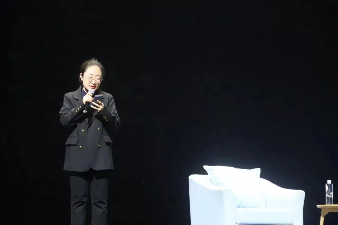 常宏基老师是深圳歌剧舞剧院首席舞者,深圳后备级人才,舞蹈风暴八强