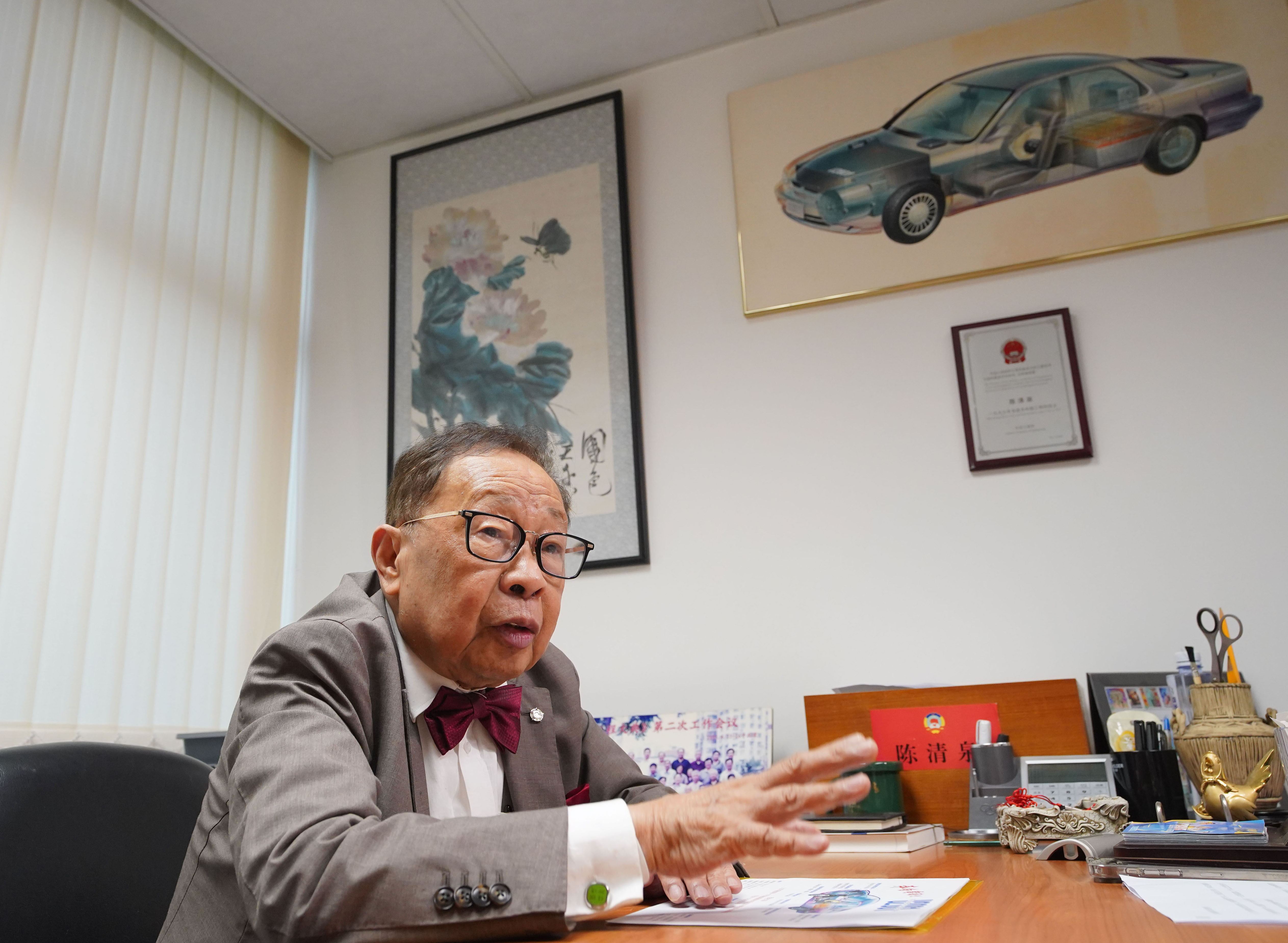 (港澳台·香港故事·图文互动)香港科学家陈清泉:中国电动汽车"领航员