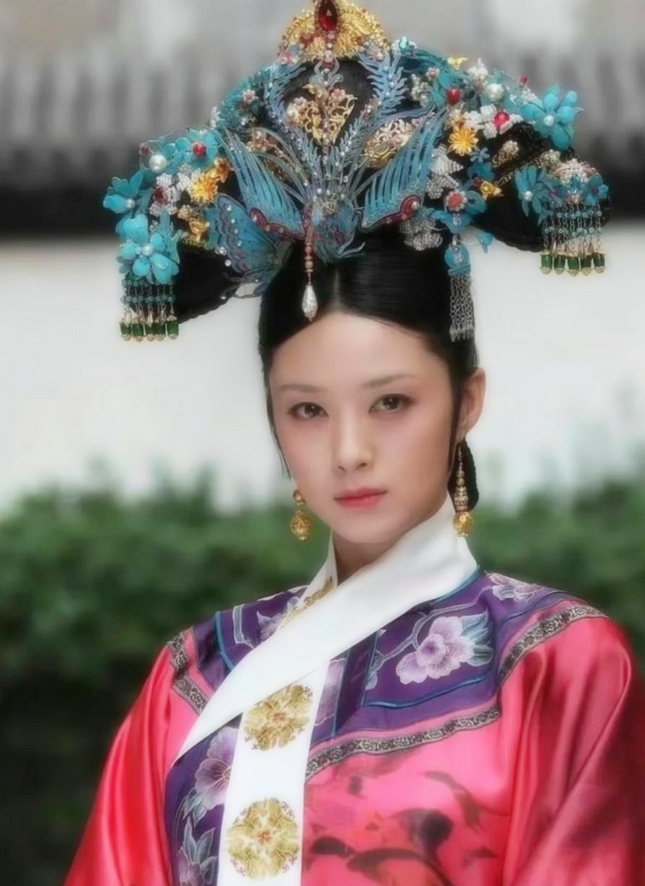 浣碧出嫁时的旗头头饰是华妃旗头头饰的配件嘛?