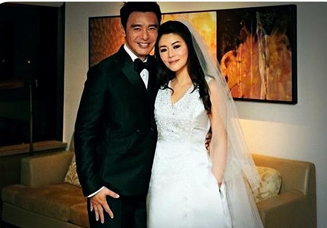 救命啊,人均28元小馆偶遇周润发钟镇涛,两人没钱吗竟吃得这么差