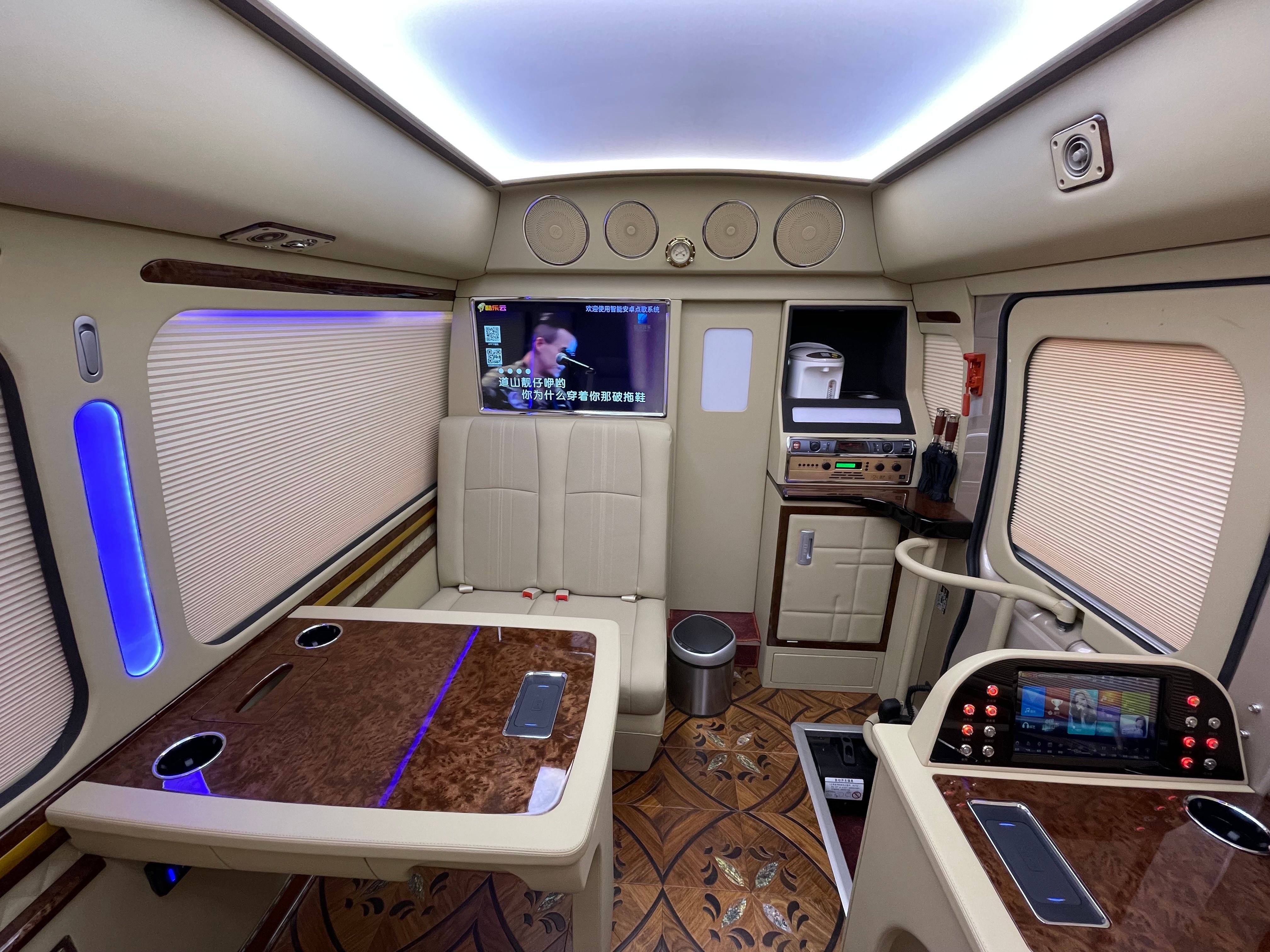 丰田考斯特7座,商务接待,旅游出行必选车型!