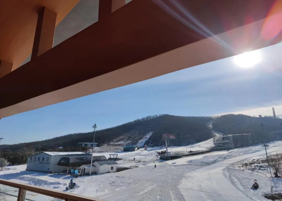 青海平安莲花山滑雪场图片